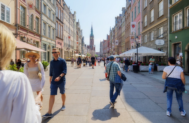 22 - The popular Long Market (Długi Targ) in the historic Old Town of Gdańsk, Poland